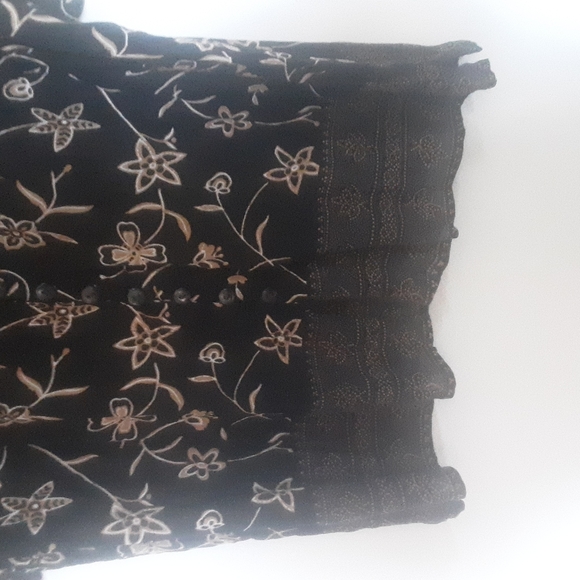 M.P.H. Floral Pattern Button Down Top Sz L - Picture 3 of 5